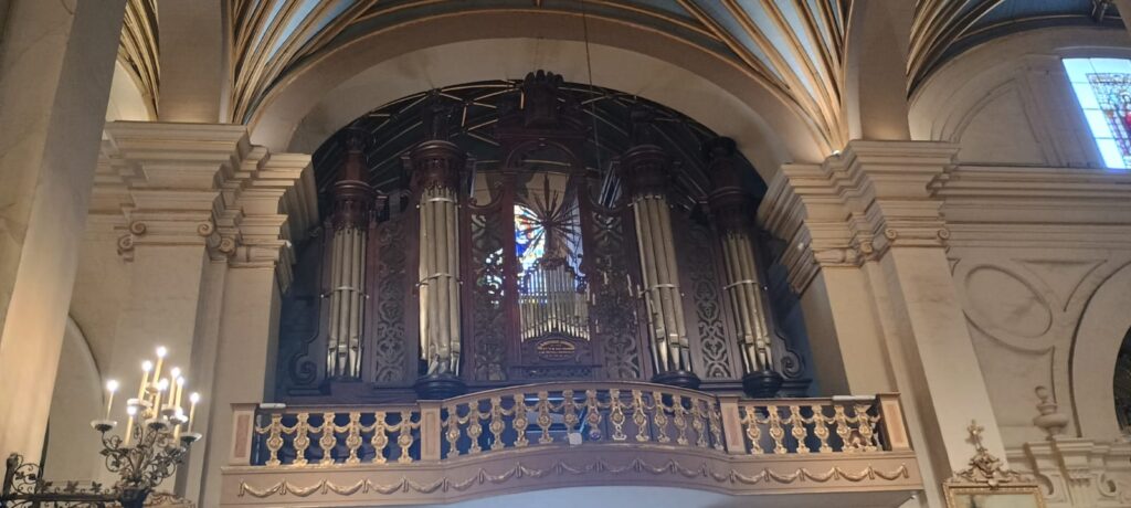 Cuáles son las características de la Catedral de Lima